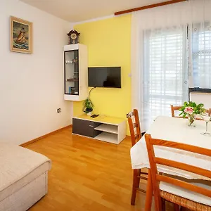 Sucur With Terrace Apartman